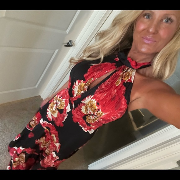 Silky coral and taupe floral maxi halter dress - Picture 3 of 4